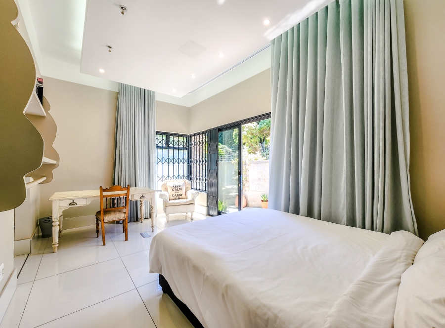 11 Bedroom Property for Sale in Camps Bay Western Cape